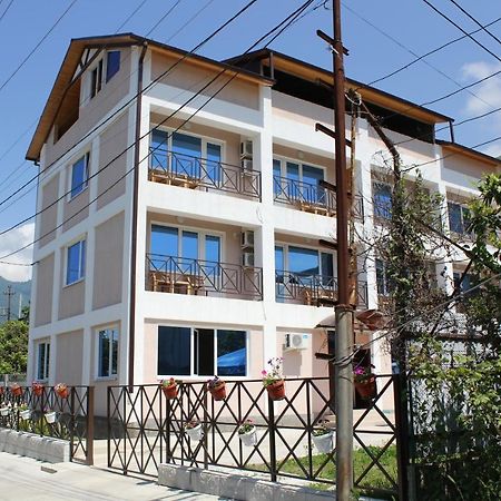 Guest House Zvanba Γκάγκρα Εξωτερικό φωτογραφία
