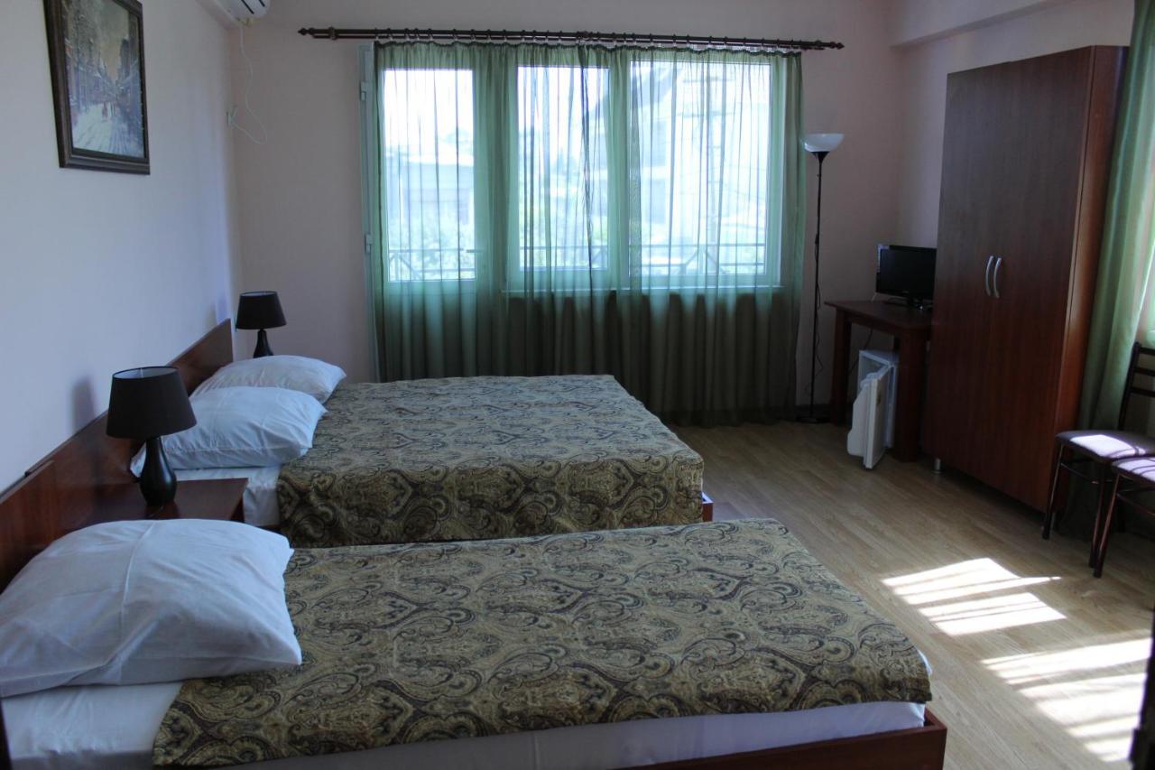 Guest House Zvanba Γκάγκρα Εξωτερικό φωτογραφία